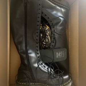 NEW Dr Marten 18 Eye Leather Boots